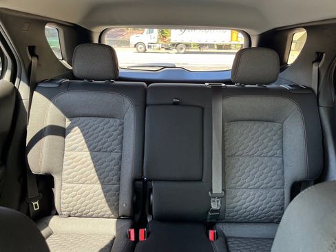 Used 2018 Chevrolet Equinox LT image 16