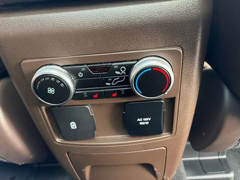 Used 2023 Ford Explorer King Ranch w/ Technology Package image 45