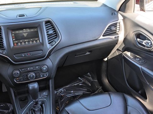 Used 2019 Jeep Cherokee Latitude Plus image 16