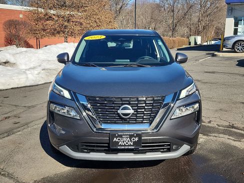 Used 2023 Nissan Rogue SV image 2