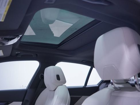 New 2026 BMW 530i image 8