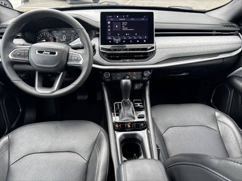 Certified 2023 Jeep Compass Latitude AWD/4WD image 2