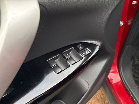 Used 2020 Mitsubishi Eclipse Cross LE image 14