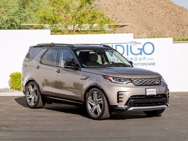 Used 2025 Land Rover Discovery Metropolitan Edition AWD/4WD image 4