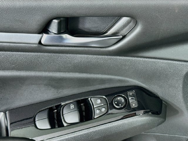 Used 2023 Nissan Altima 2.5 SV FWD image 21