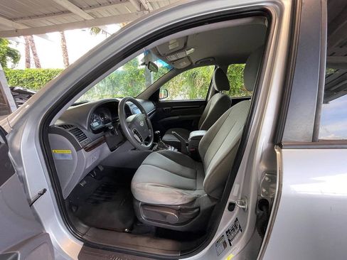 Used 2011 Hyundai Santa Fe GLS FWD image 10