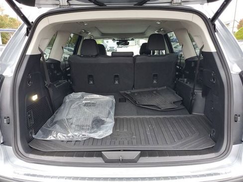 Certified 2025 Subaru Ascent Limited w/ Popular Package #1 image 9