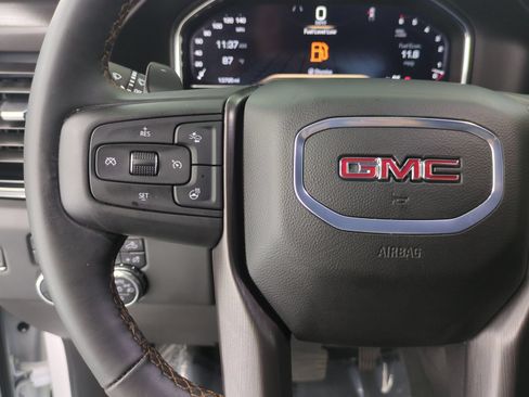 Used 2025 GMC Sierra 1500 AT4 w/ AT4 Premium Package AWD/4WD image 30