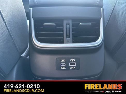 Used 2025 Subaru Outback Premium w/ Popular Package #1A image 10