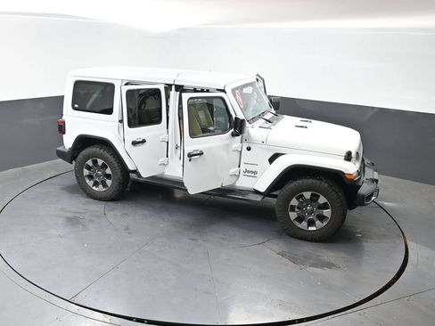 Used 2018 Jeep Wrangler Unlimited Sahara AWD/4WD image 55