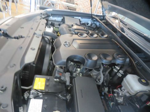 Used 2022 Toyota 4Runner SR5 AWD/4WD image 55