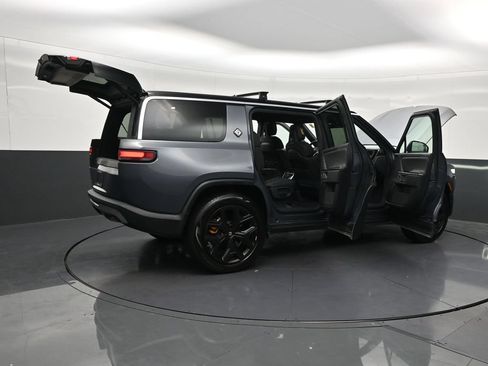 Used 2022 Rivian R1S Launch Edition Quad AWD/4WD image 32