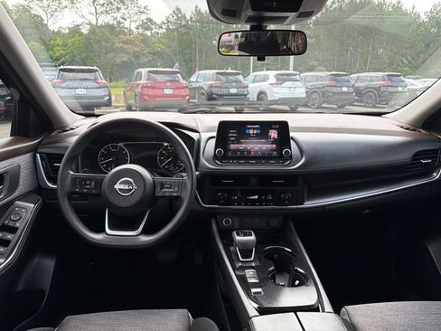 Used 2023 Nissan Rogue SV FWD image 22
