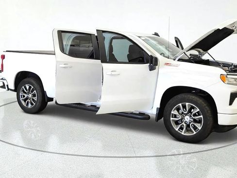 Used 2025 Chevrolet Silverado 1500 RST w/ Convenience Package II AWD/4WD image 11