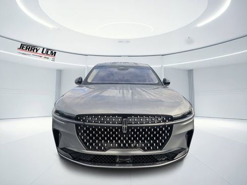 Used 2024 Lincoln Nautilus Premier w/ Equipment Group 102A image 7