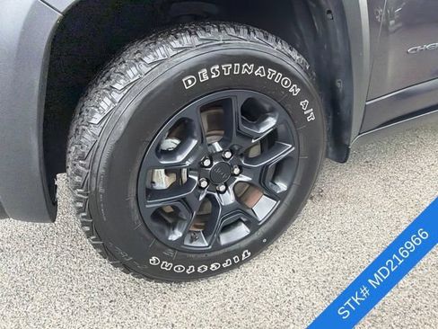 Used 2021 Jeep Cherokee Trailhawk AWD/4WD image 4