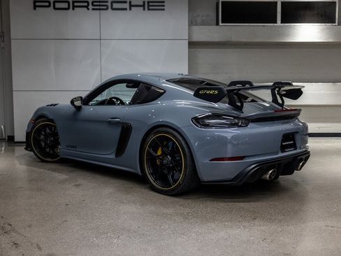 Used 2025 Porsche 718 Cayman GT4 RS image 3