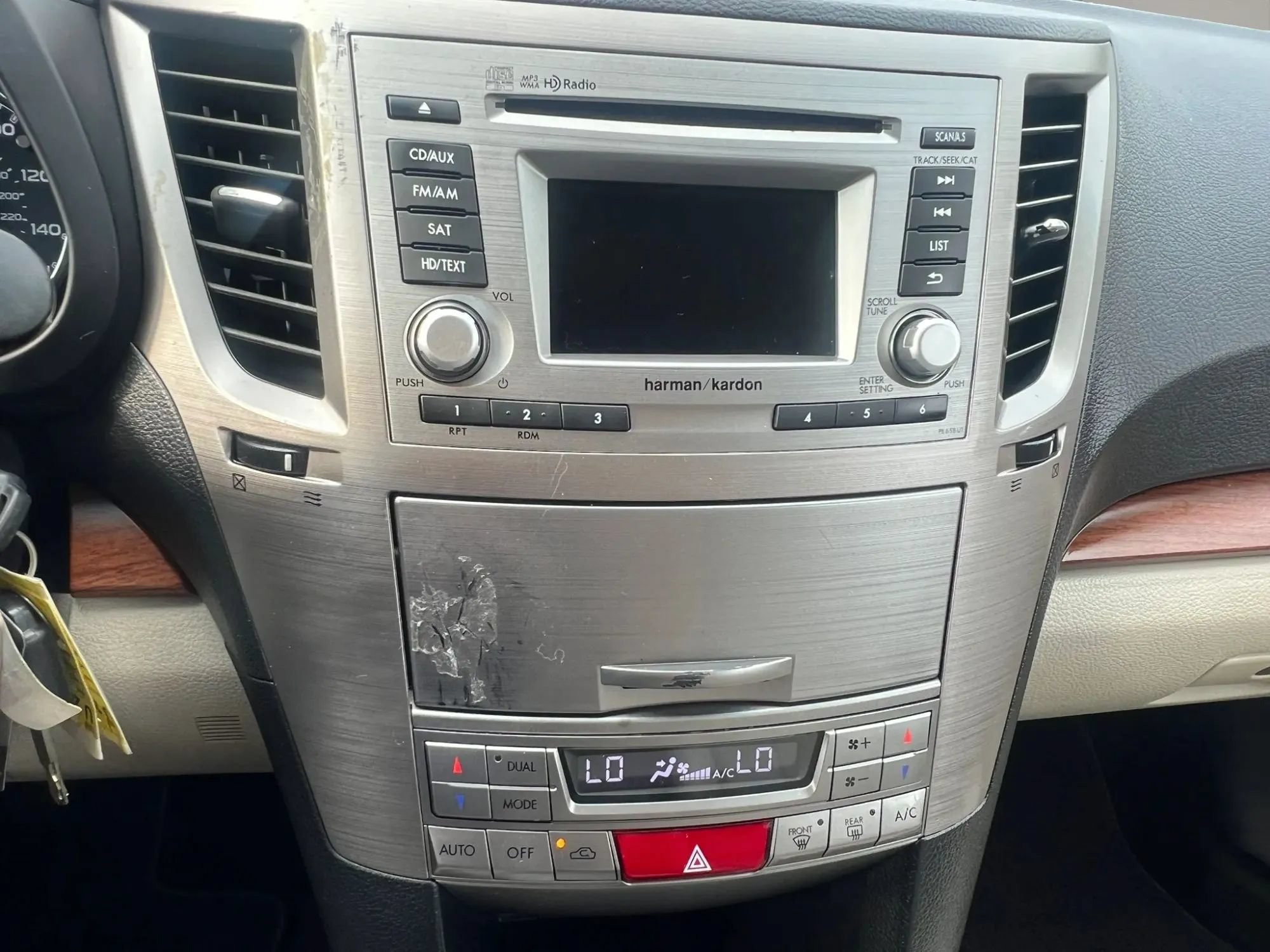Used 2014 Subaru Outback 2.5i Limited AWD/4WD image 23