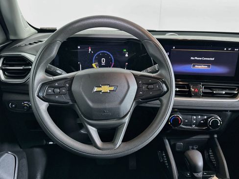 Used 2025 Chevrolet TrailBlazer LT FWD image 17