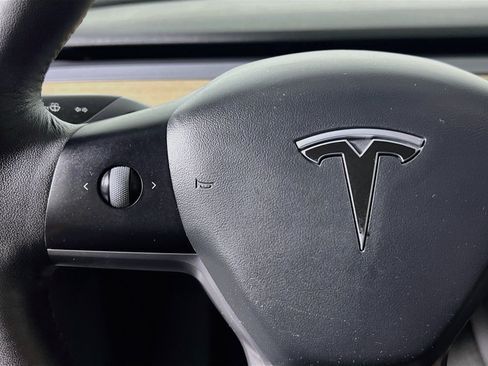 Used 2021 Tesla Model Y 2WD image 19