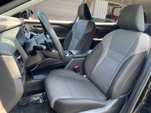 Used 2023 Nissan Rogue SV image 19