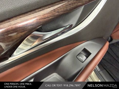 Used 2020 Buick Enclave Avenir w/ Avenir Technology Package FWD image 35