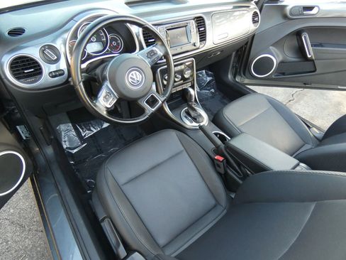 Used 2018 Volkswagen Beetle 2.0T S image 37
