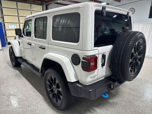 Used 2023 Jeep Wrangler Unlimited Sahara w/ Cold Weather Group AWD/4WD image 5