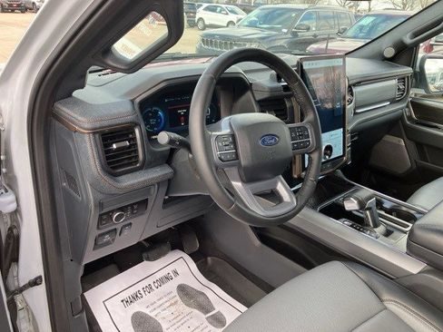 Used 2025 Ford F150 Lightning Lariat image 17