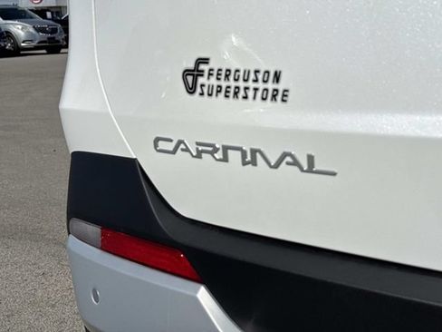 Certified 2026 Kia Carnival FWD image 4