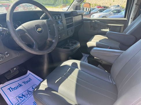 Used 2018 Chevrolet Express 2500 Extended RWD image 12