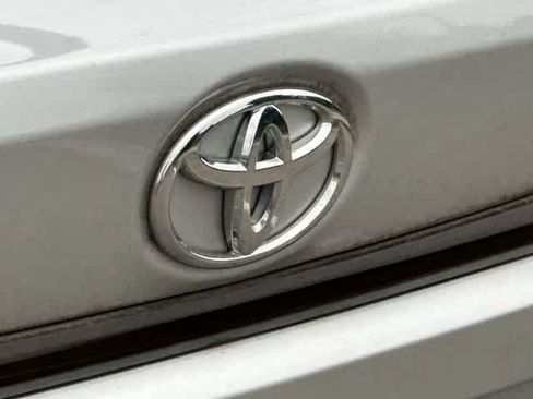 Used 2021 Toyota Corolla LE FWD image 16