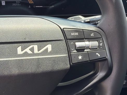 Used 2025 Kia K4 FWD image 25