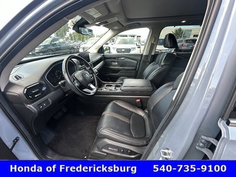 Used 2024 Honda Pilot Touring image 16