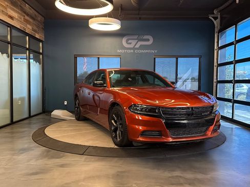 Used 2022 Dodge Charger SXT w/ Blacktop Package RWD image 1
