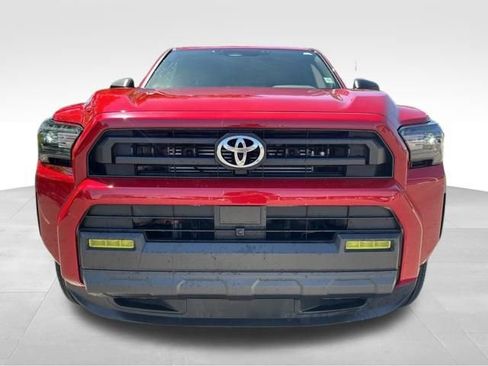 Used 2025 Toyota 4Runner SR5 AWD/4WD image 9