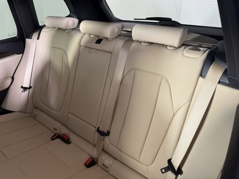 Used 2021 BMW X3 xDrive30i w/ Convenience Package image 16