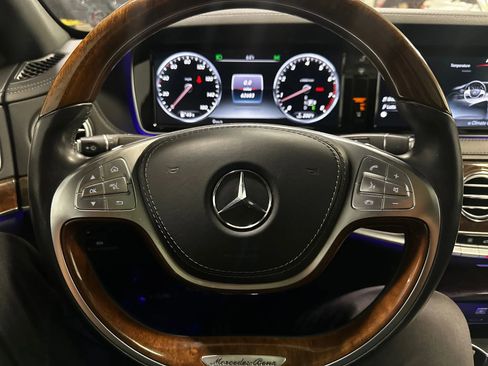 Used 2017 Mercedes-Benz S 550 Sedan image 24