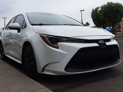 Used 2021 Toyota Corolla LE image 17