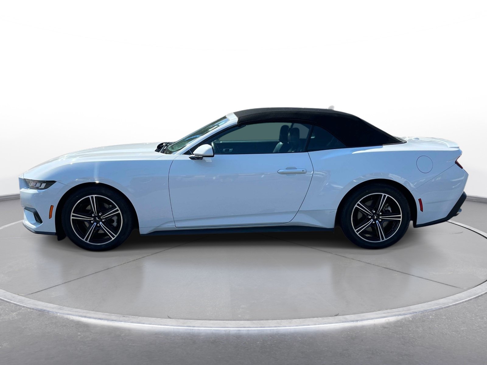 Used 2024 Ford Mustang Premium RWD image 8