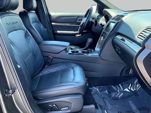 Used 2017 Ford Explorer Platinum AWD/4WD image 8