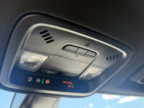 Used 2023 Chevrolet Traverse LT AWD/4WD image 28