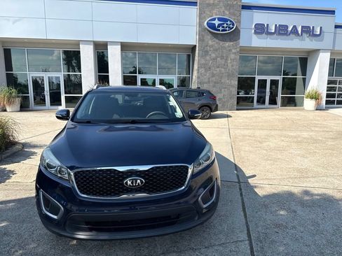 Used 2016 Kia Sorento FWD image 2