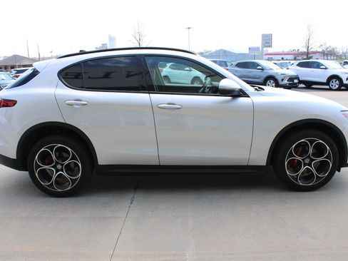 Used 2019 Alfa Romeo Stelvio Ti Sport w/ Quick Order Package 22S Sport AWD/4WD image 6