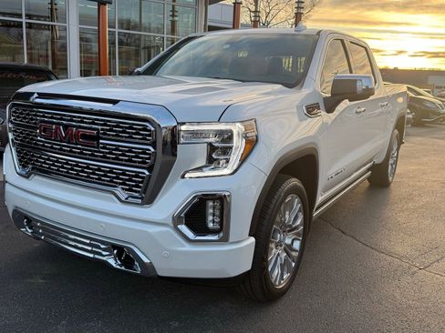 Used 2022 GMC Sierra 1500 Denali w/ Denali Premium Package image 4