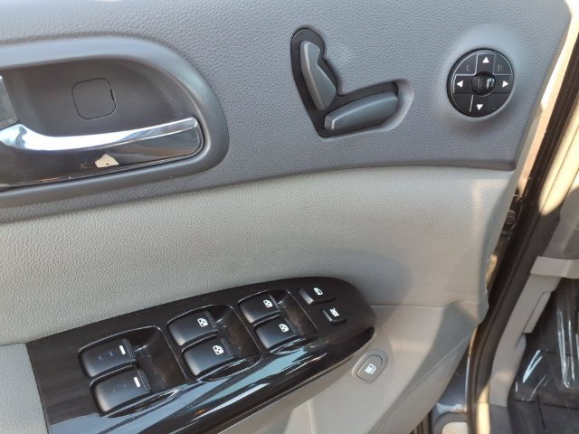 Used 2014 Kia Sedona EX FWD image 18