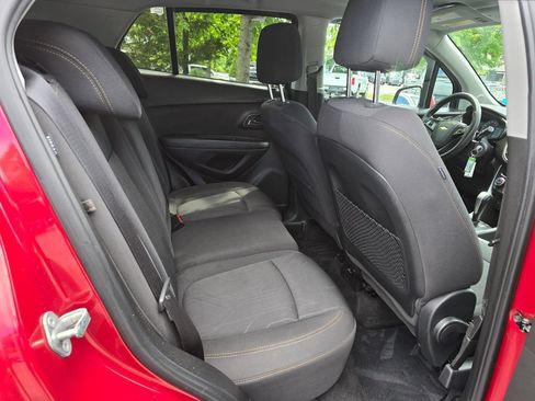 Used 2018 Chevrolet Trax LT AWD/4WD image 12