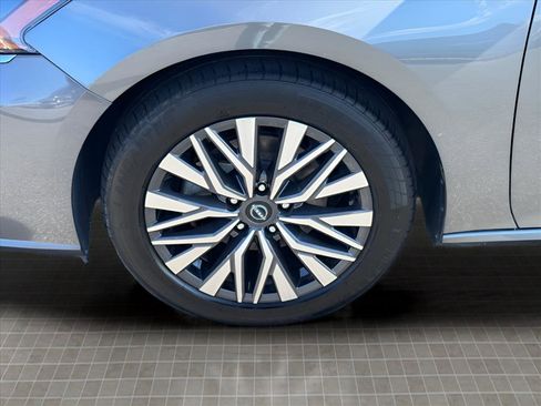 Used 2023 Nissan Altima 2.5 SV image 15