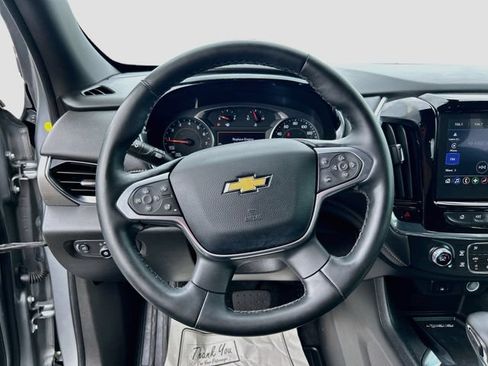Used 2023 Chevrolet Traverse LT FWD image 8