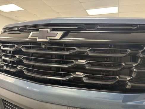 Used 2025 Chevrolet Equinox LT w/ Convenience Package II image 18